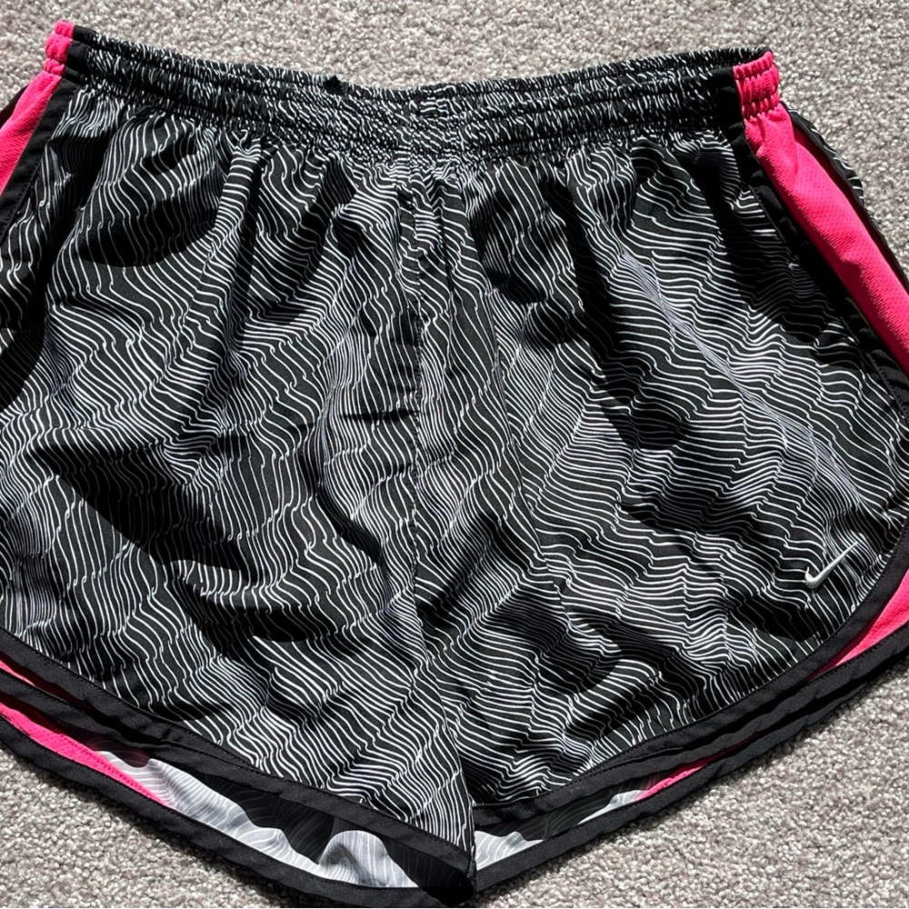 Nike Tempo Athletic Shorts in Black and Pink